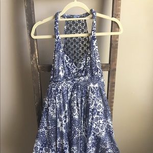 Guess Asymmetrical blue and white patterned dress